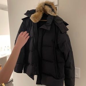 Barely Worn Canada Goose XL Langford BLACK LABEL jacket, pristine condition